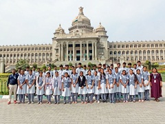 Grade X students visit Vidhana Souda